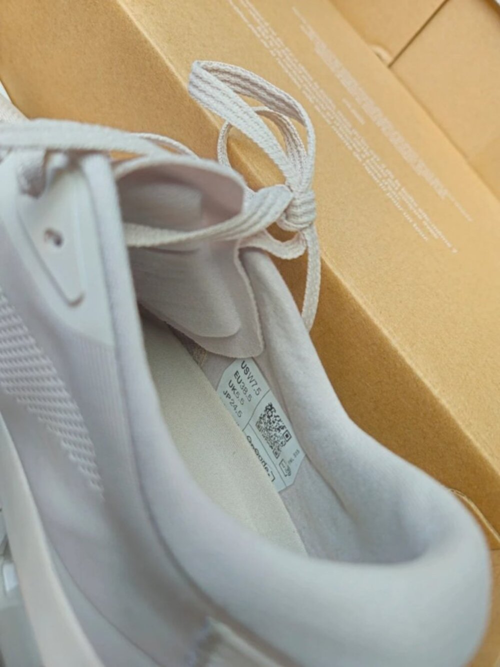 On Cloud Cloudzone Pearl Truffle Women's US 7.5 / EU 38.5 - Picture 5 of 6